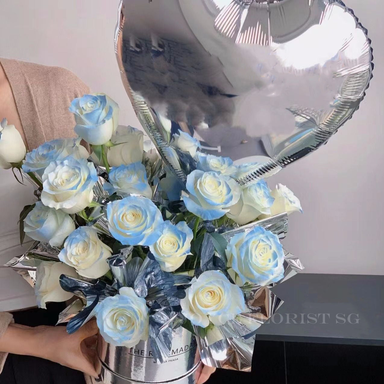 Flower Blooming Box - 21 Ice Blue Rose