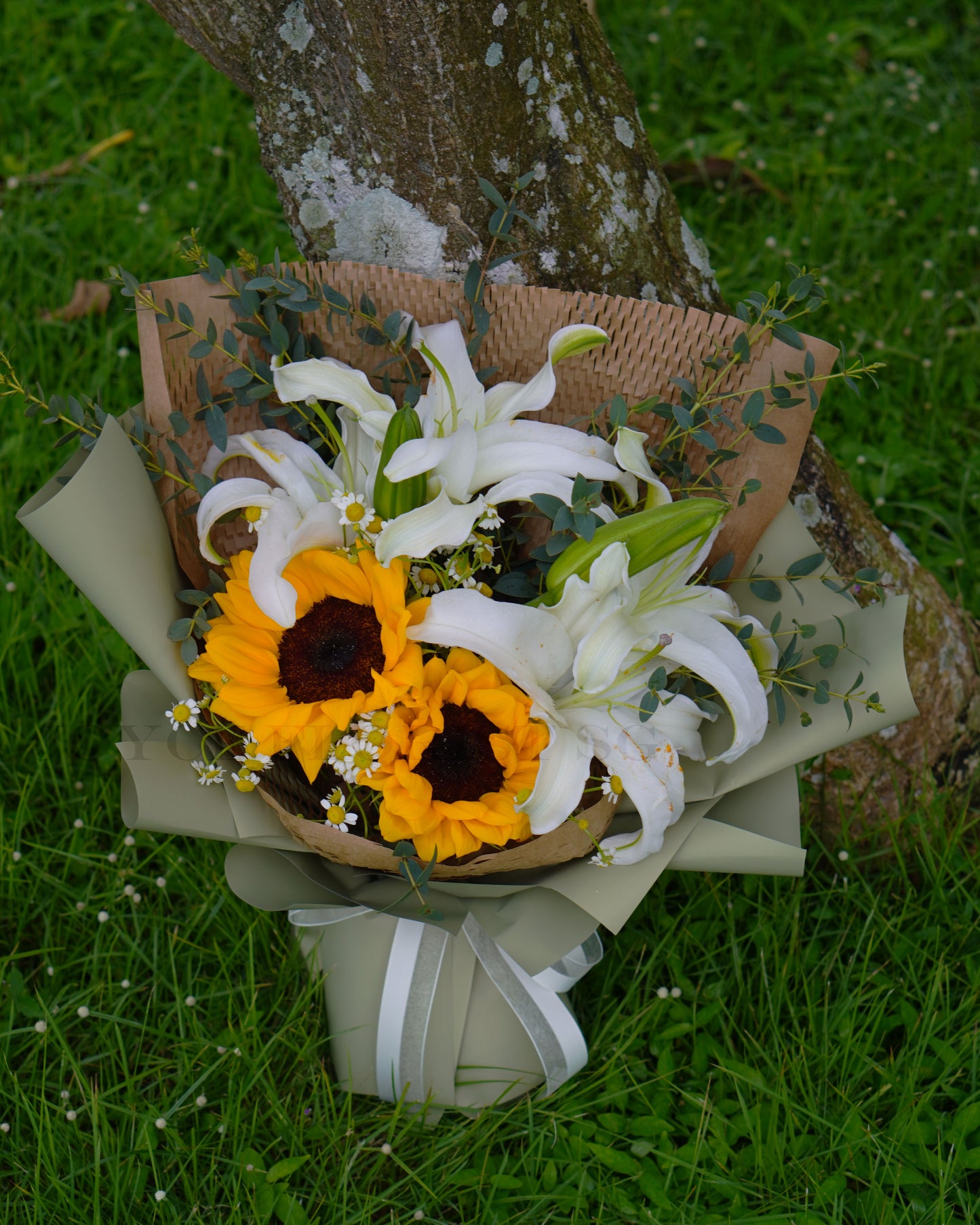 Fresh Flower Bouquet - Sunflower & White Lilies