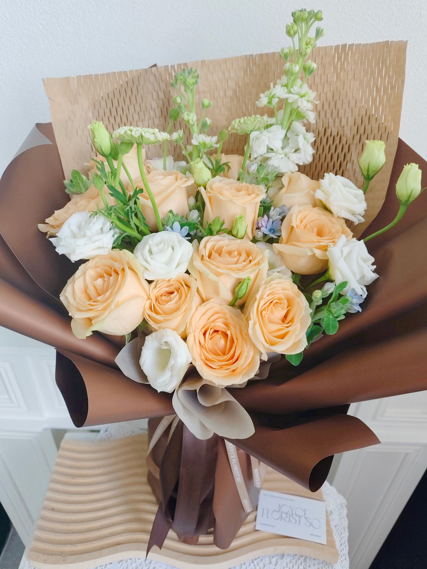 12 Rose Flower Bouquet - Champagne