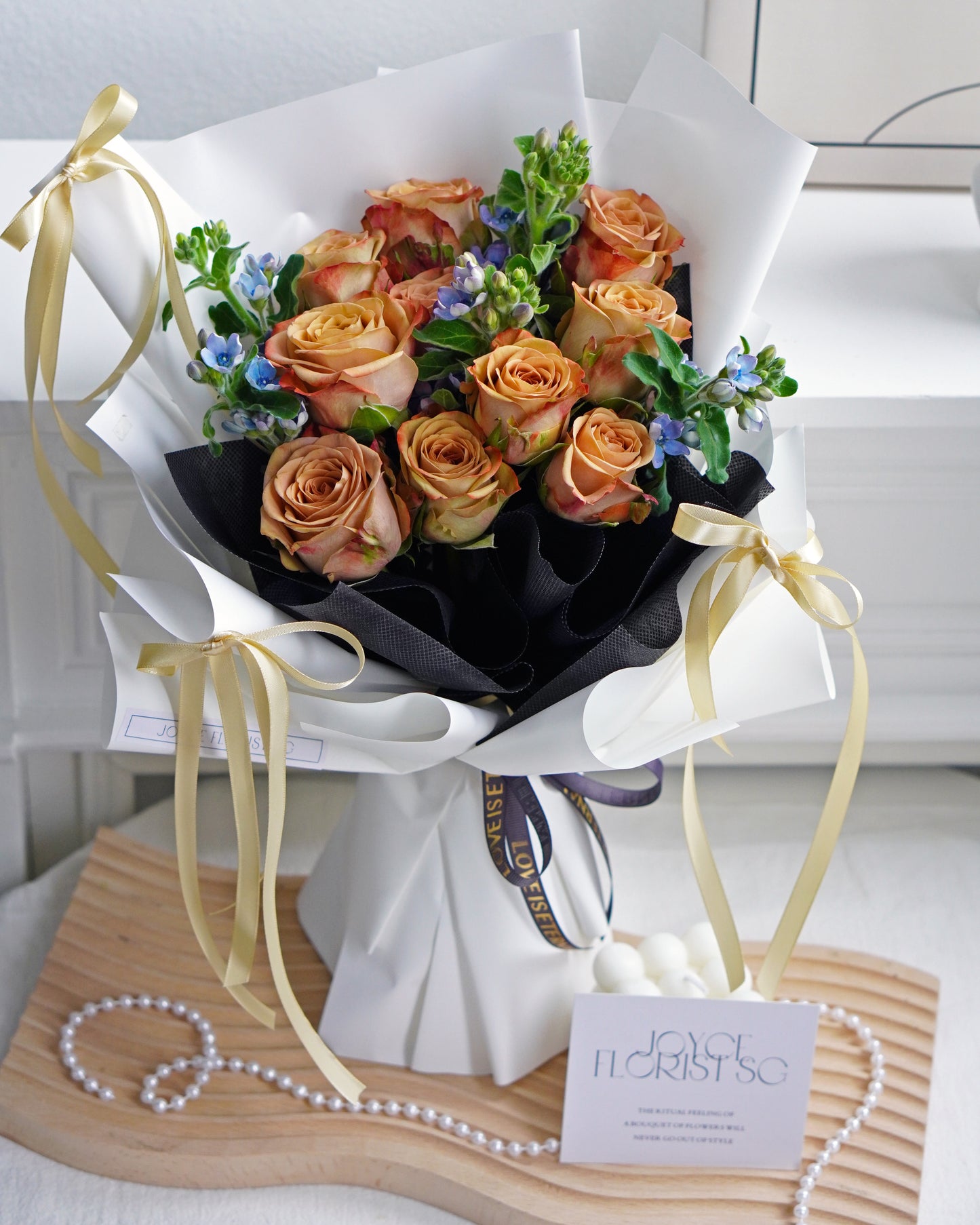 11 Rose Flower Bouquet - Flowers Of Love