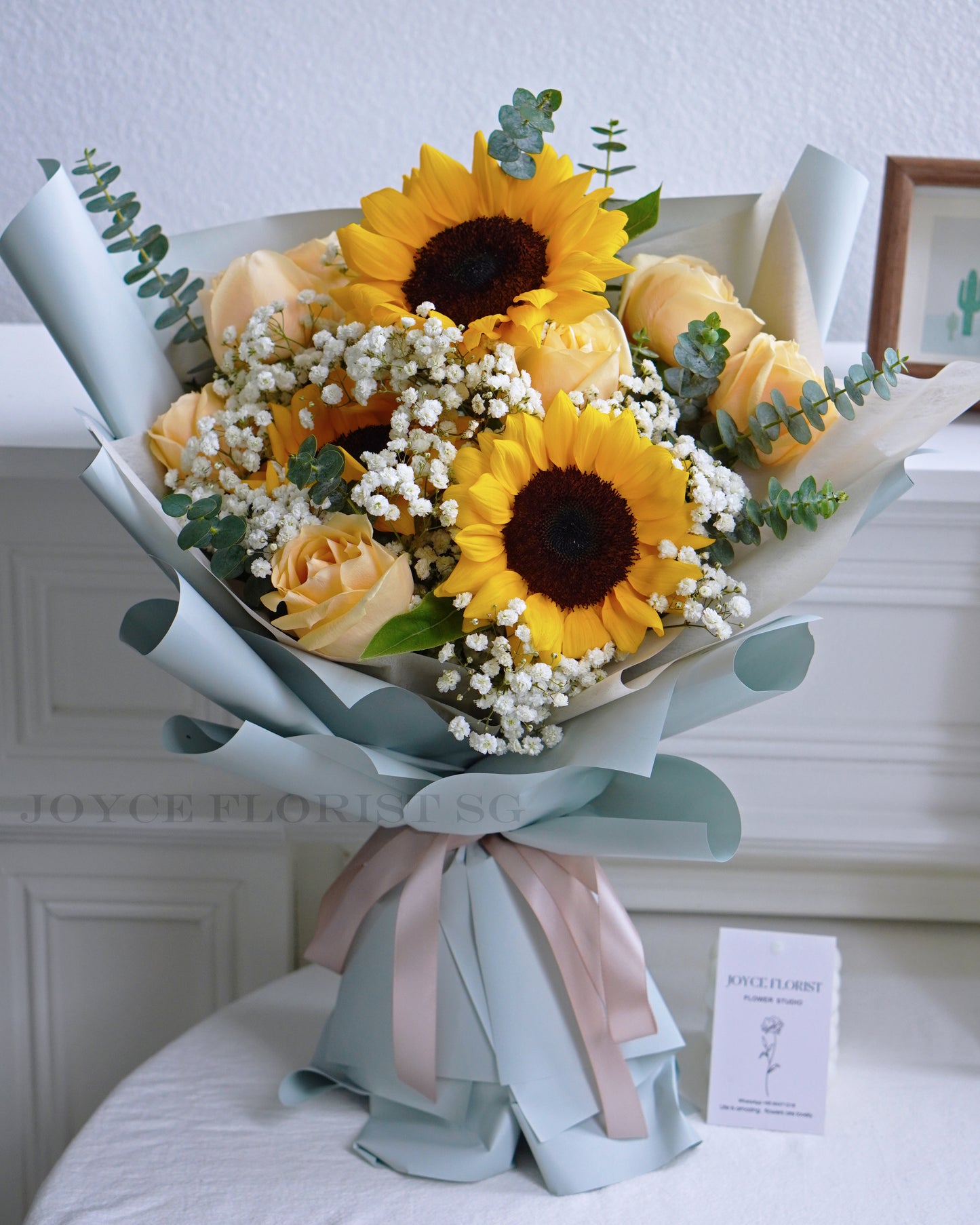 Golden Sunflower Mixed Champagne Rose Bouquet