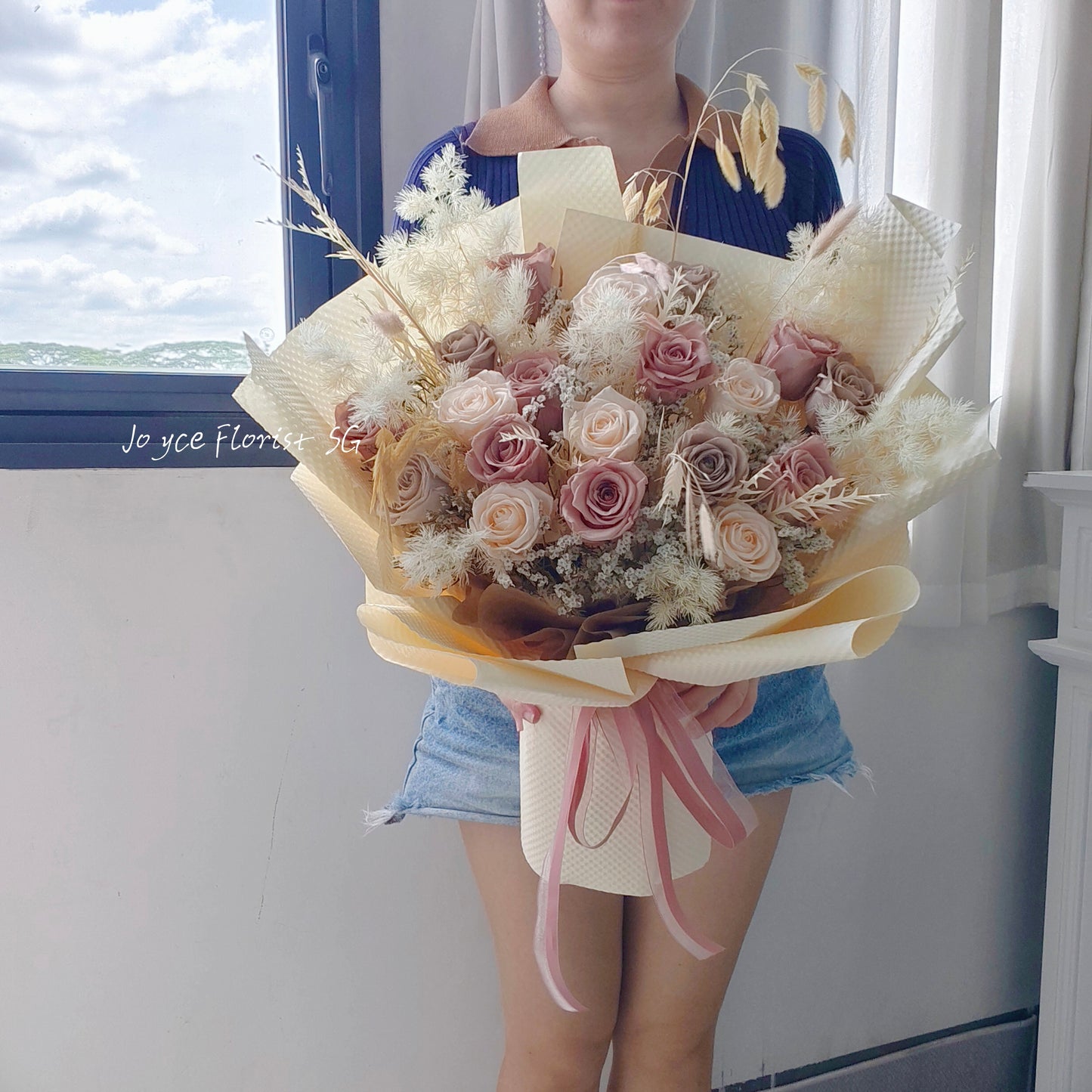 Preserved Mocha Rose Flower Bouquet