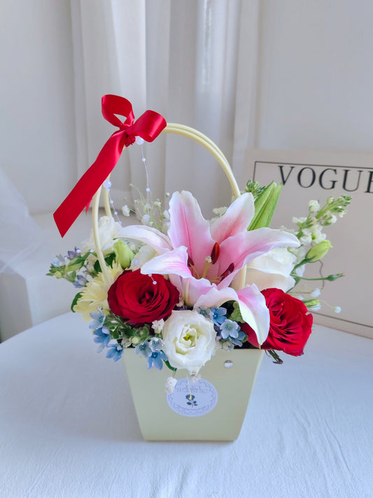 Mother's Day Flower Bloom Box - Rose & Lily