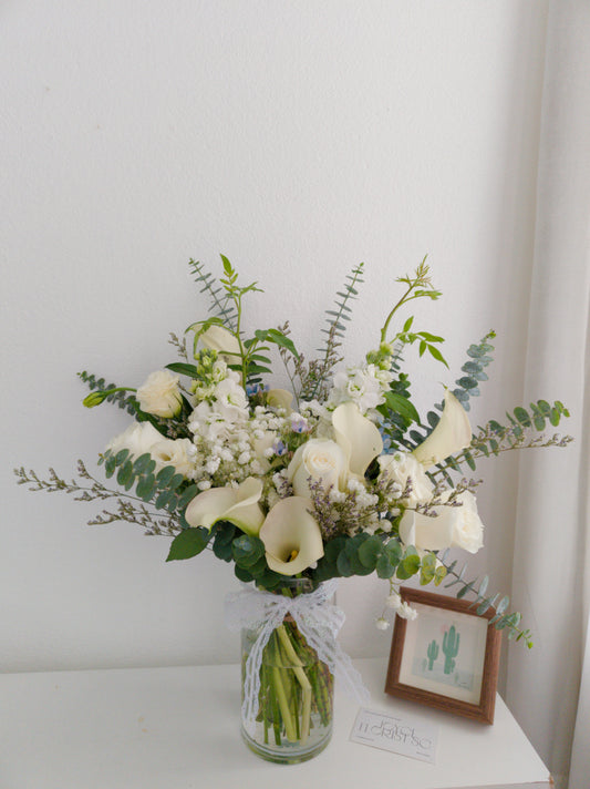 White Calla Lily Blossoms Vase - Calla Lily & Rose
